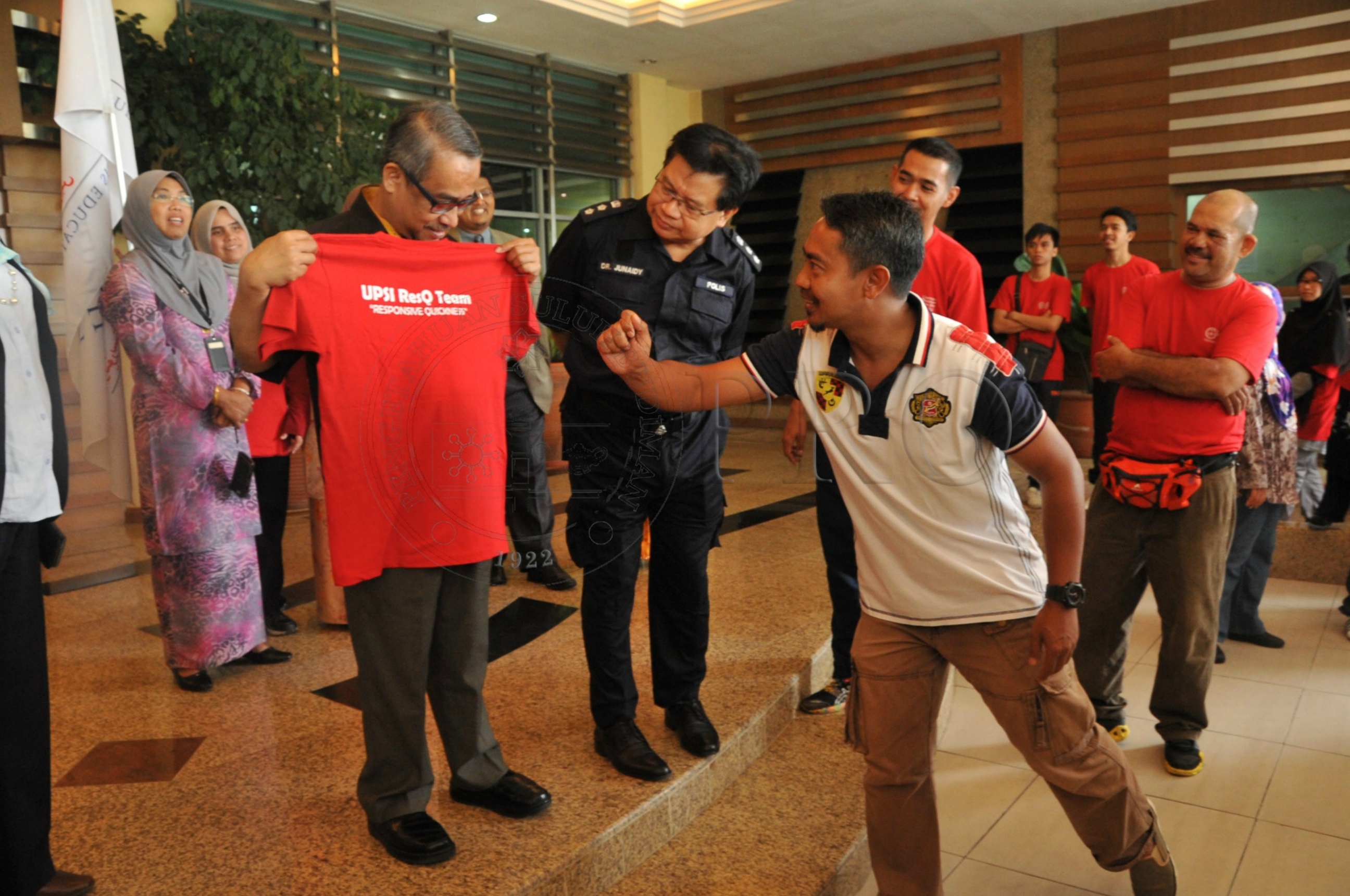 PRO 15 1 RESQ HAS 4264